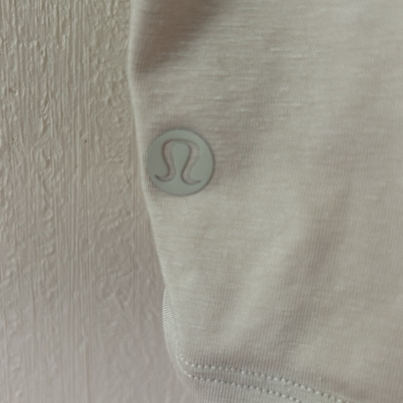 Lululemon Relaxed-Fit Cotton-Blend Turtleneck T-Shirt size L NWOT - Picture 4 of 7